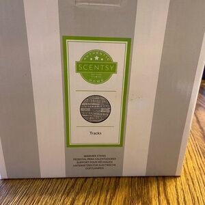 Scentsy new Tracks warmer stand